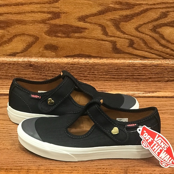 vans leena